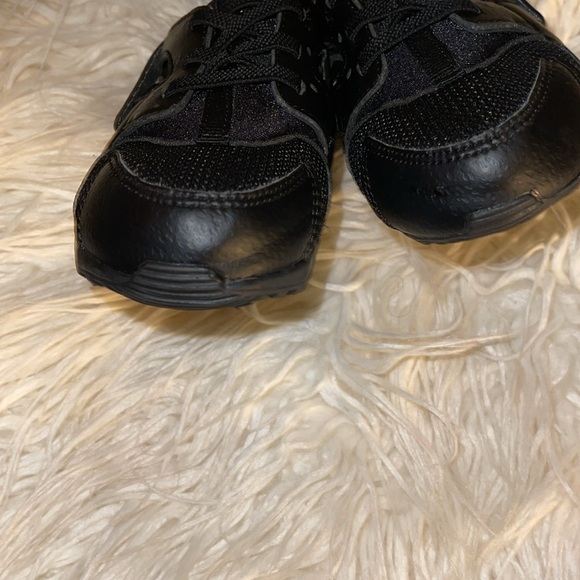 NWOT Nike Huarache Black 9C Easy On NEVER WORN Excellent Condition - Picture 6 of 9